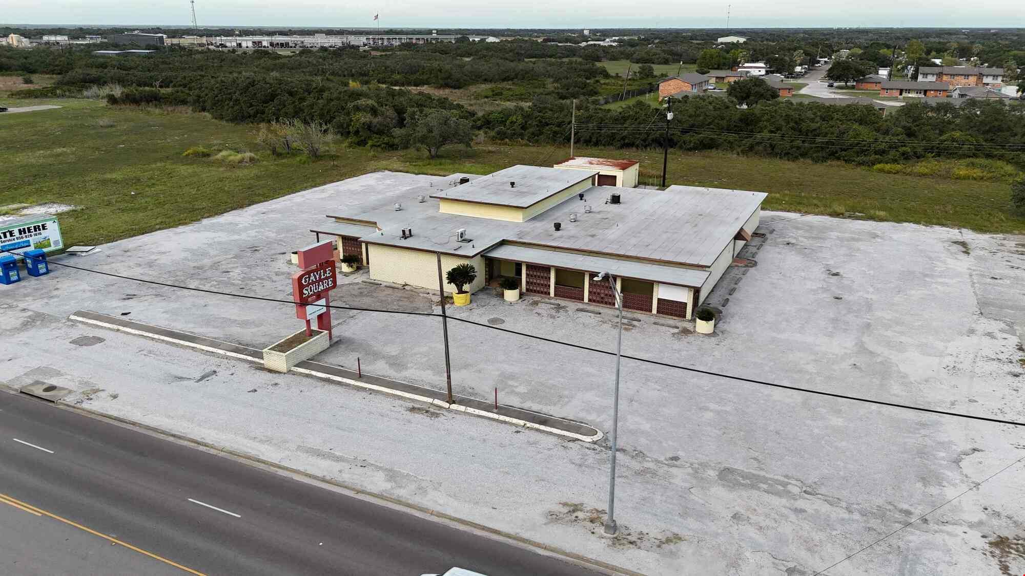 1560 W Wheeler Ave