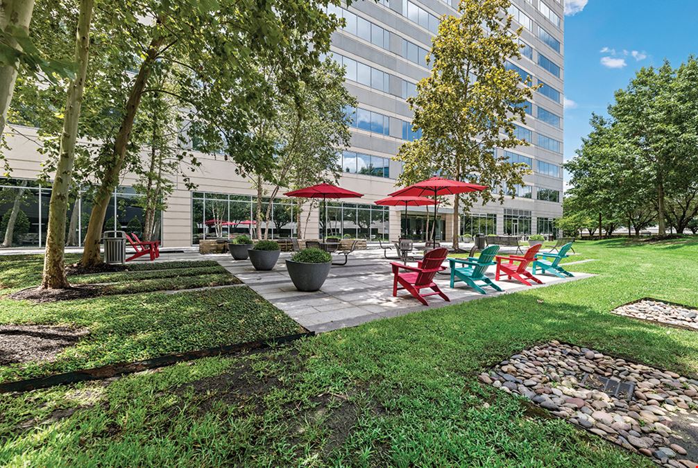 4424 West Sam Houston Parkway North (R068)