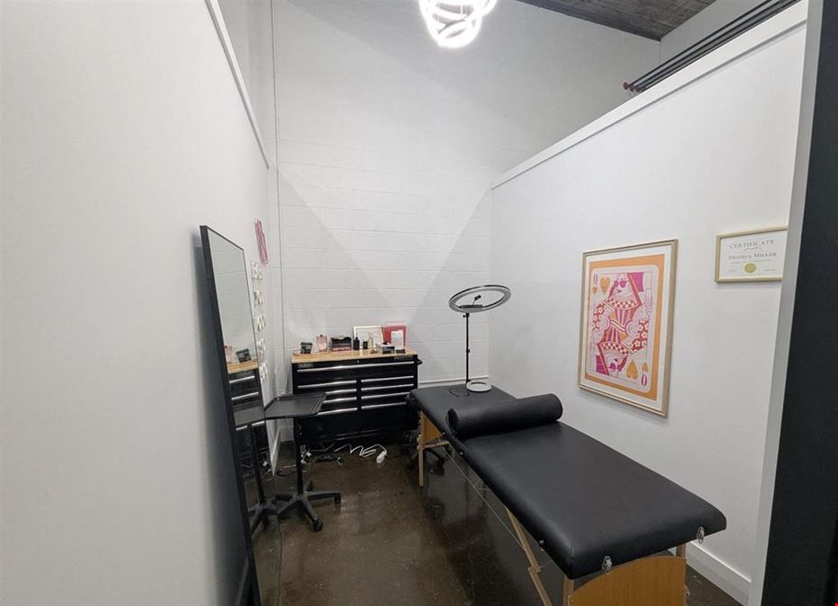 6035 N Knoxville Ave - Suites 103  & 105