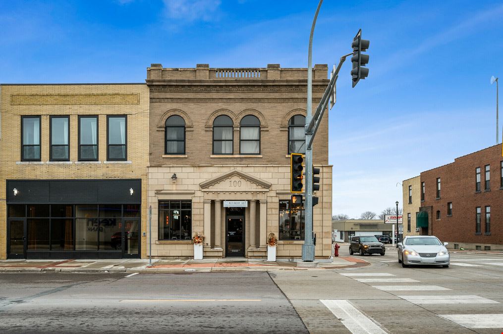 Multi-Income Building for Sale/Lease: Retail, Restaurant & Airbnb Ready!