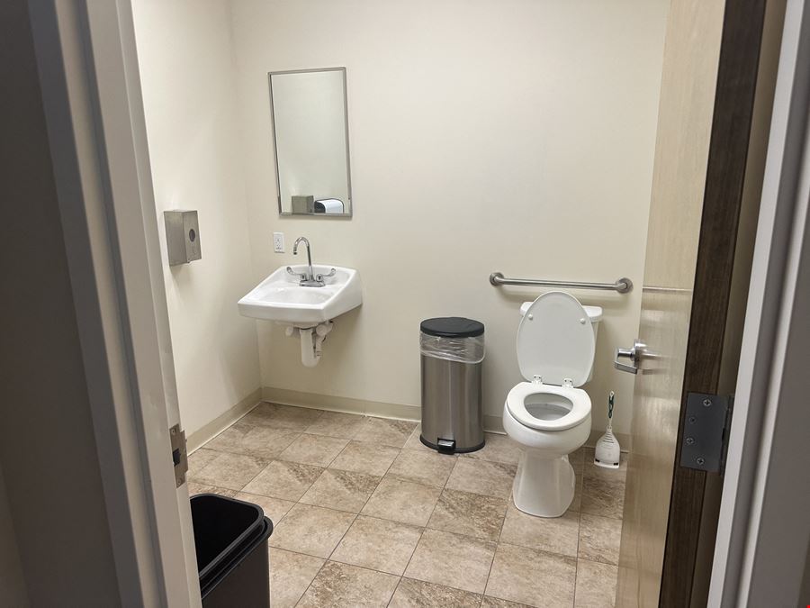 1092 West Jericho Turnpike