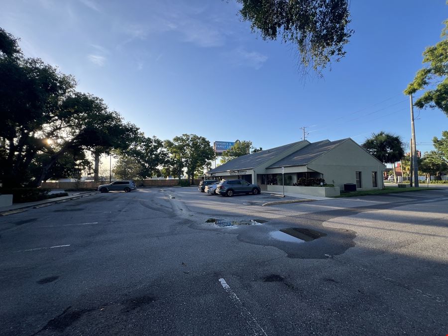 Palm Lake Square Retail / Medical Office Condo