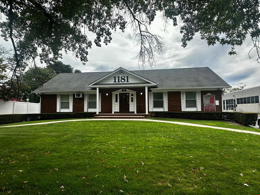 1181 Old Country Rd
