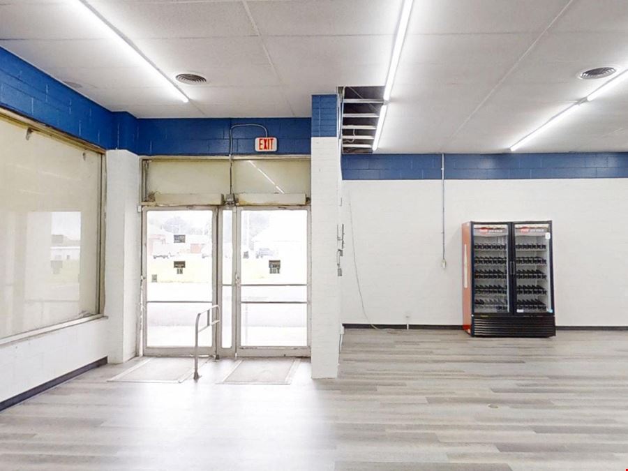 6,558± SF Mixed-Use Building