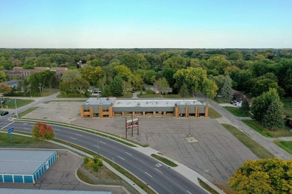 38116-38160 Southbound Gratiot Avenue