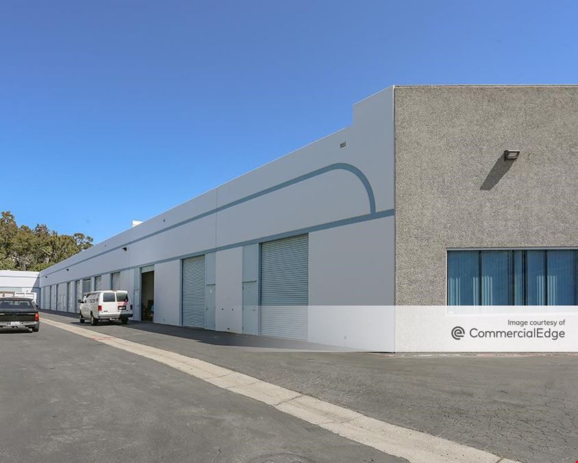 Rancho Del Oro Commerce Center