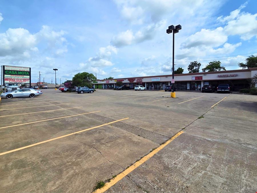 Bissonnet Southwest Plaza