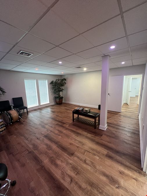 1223 W Chester Pike