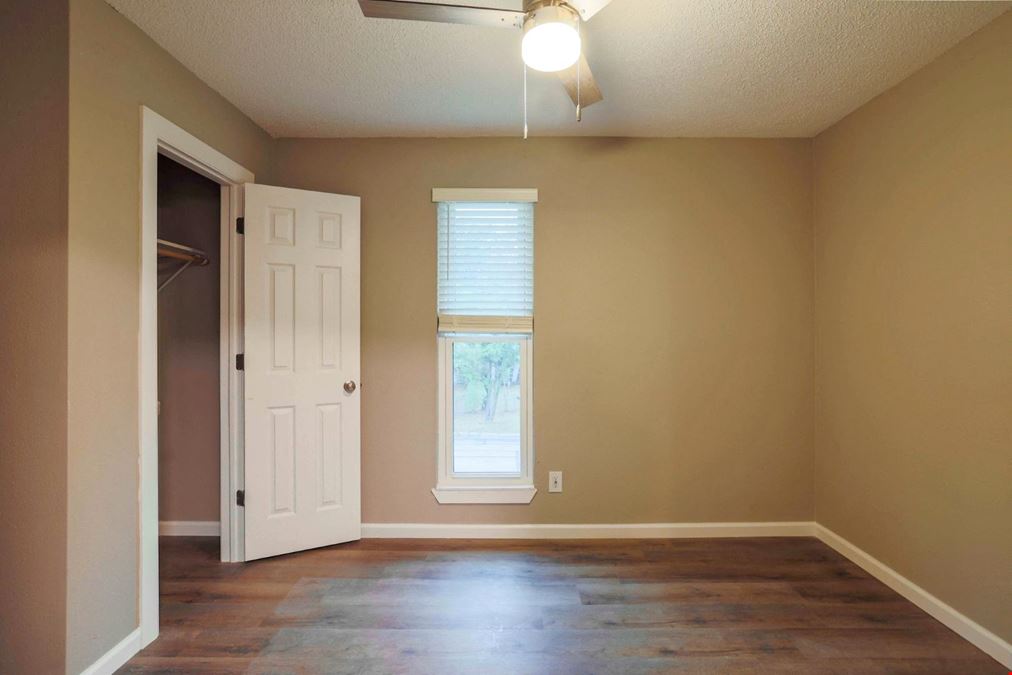 Lux Off Riverwalk Apartments