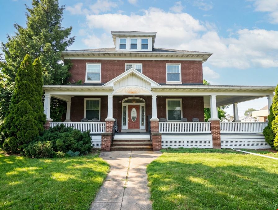 Established 17 Room Boarding House