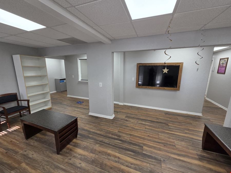 143 Oakwood Ave