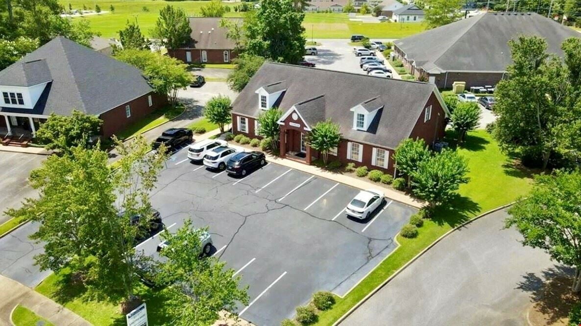 113 Adris Pl
