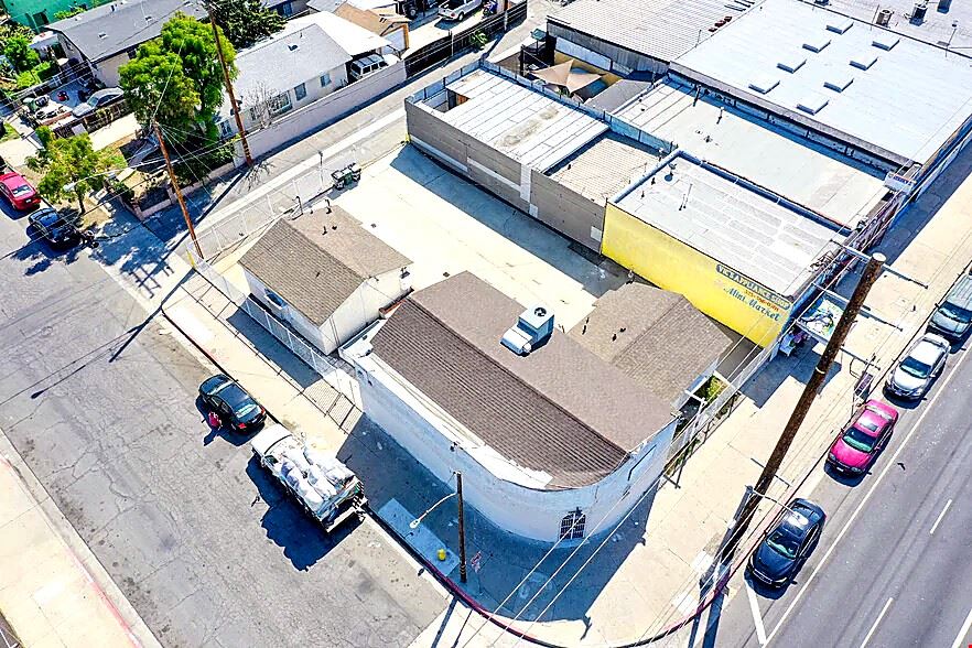 1108 E 84th Place