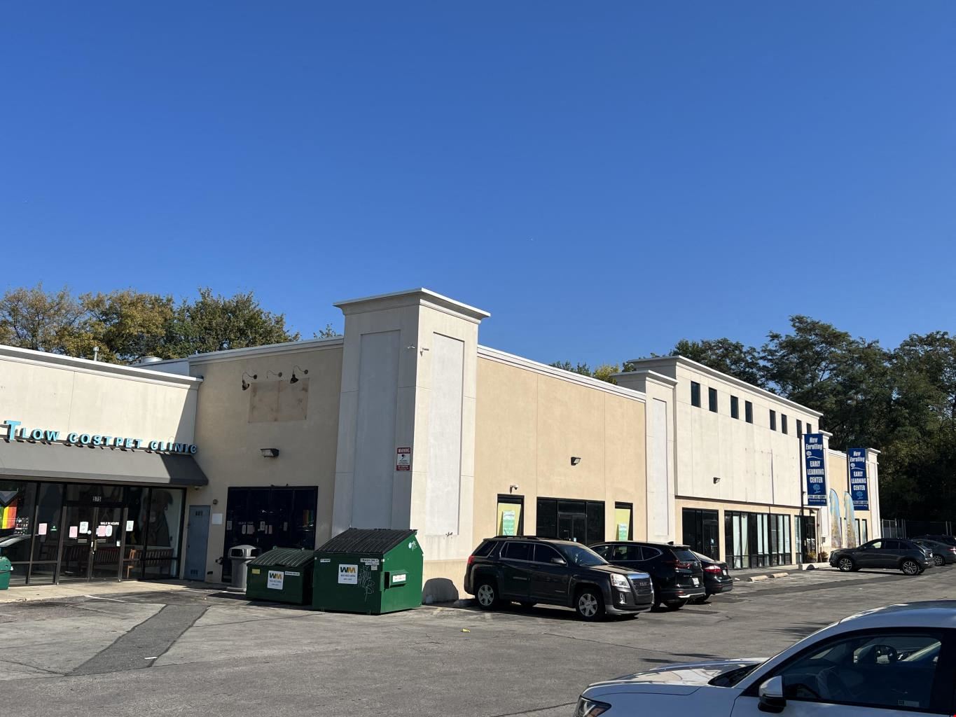 Versatile Retail & Event Space – Perfect for Pickleball or Business!