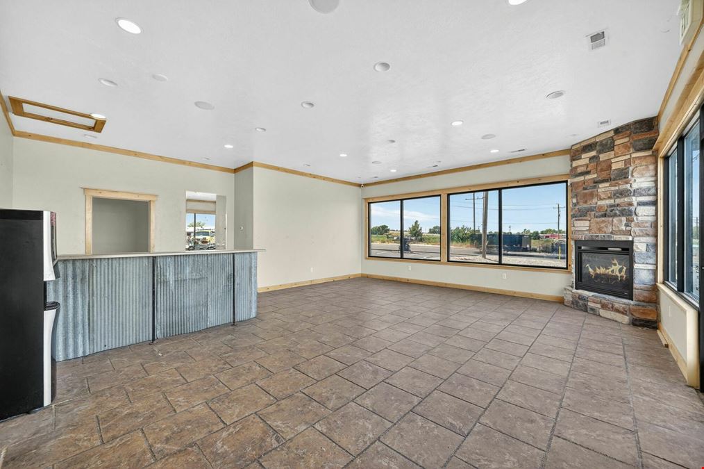 Multi-Tenant Office/Warehouse Asset