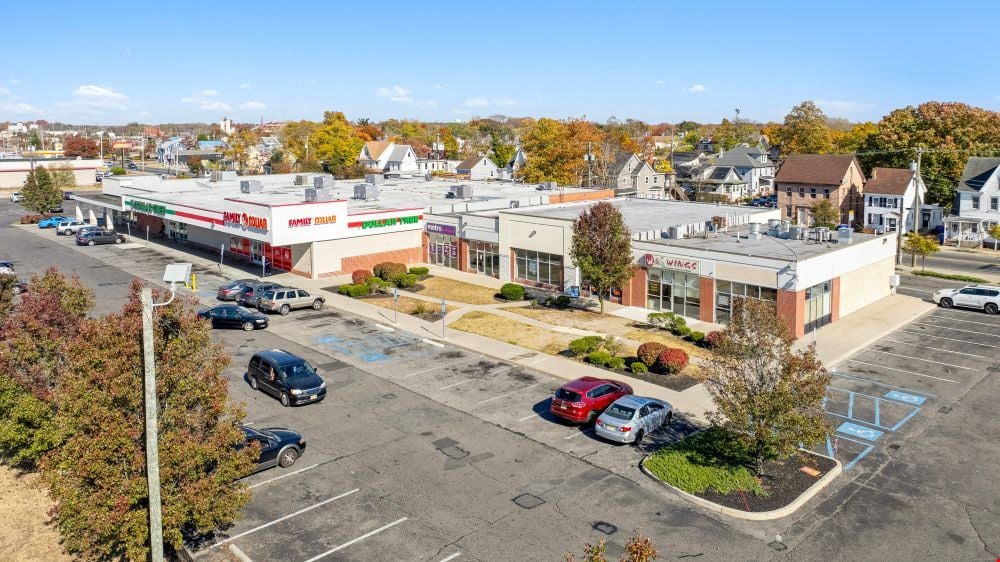 Dollar Tree Plaza | 84% Occupied | $200K NOI