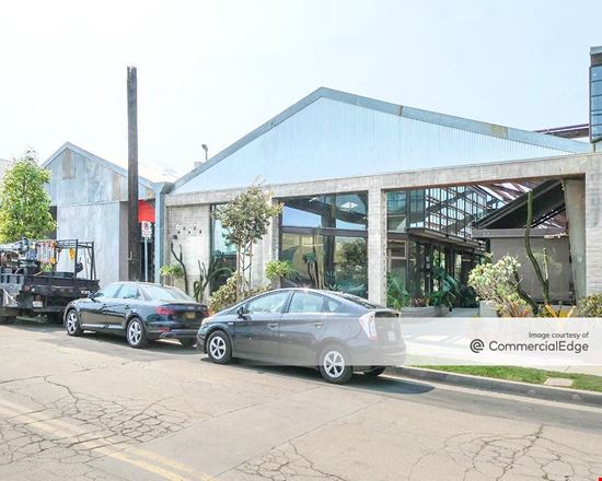 Preview of Industrial space for Rent at 2421 Michigan Avenue