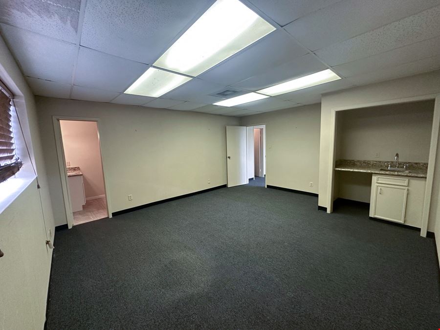 1611 Elmview Dr, Building A