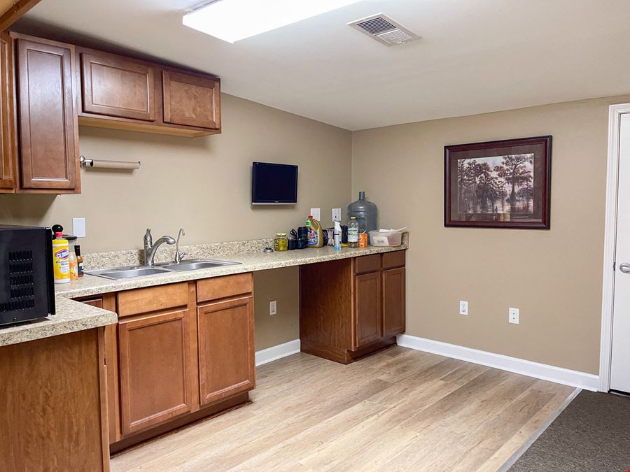 Fully Equipped Industrial Property near Major Roadways
