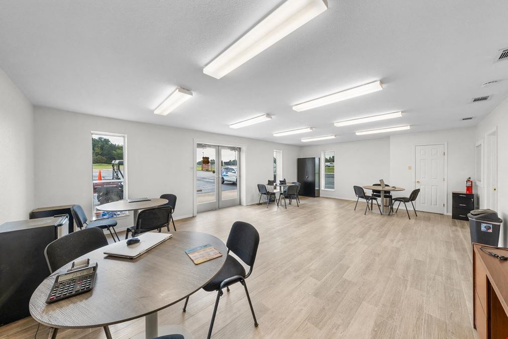 Flex Space for Sale in Wills Point