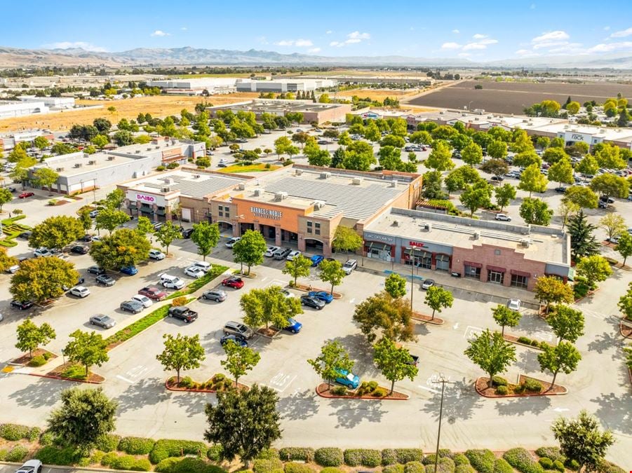 Gilroy Crossing Community Center