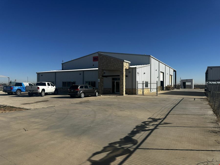 Prime Office/Warehouse Sublease Opportunity