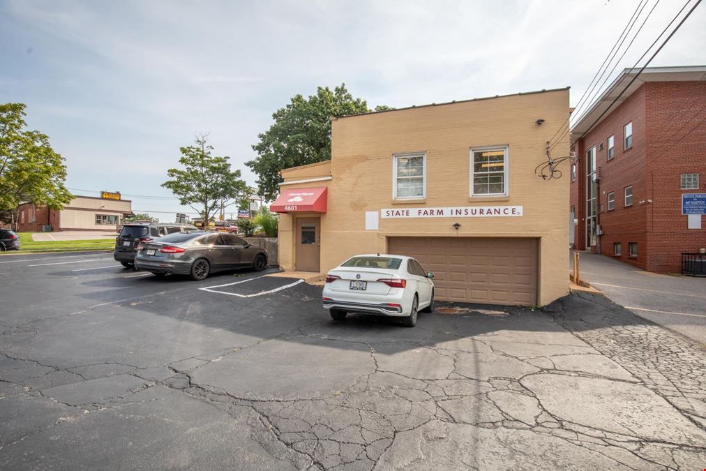 Prime Freestanding Retail/Office on Hampton Ave.