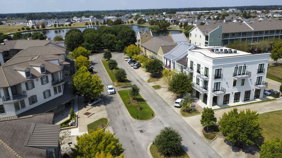 Mixed Use Commercial Building