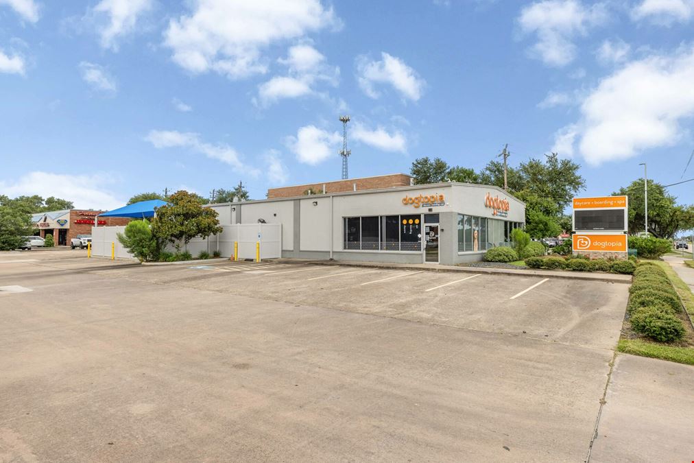 6015 Fairmont Pkwy