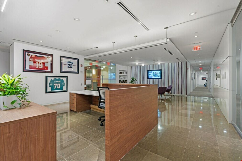 Fully Furnished Lakeview Office in Class A Building Sawgrass Corporate Park