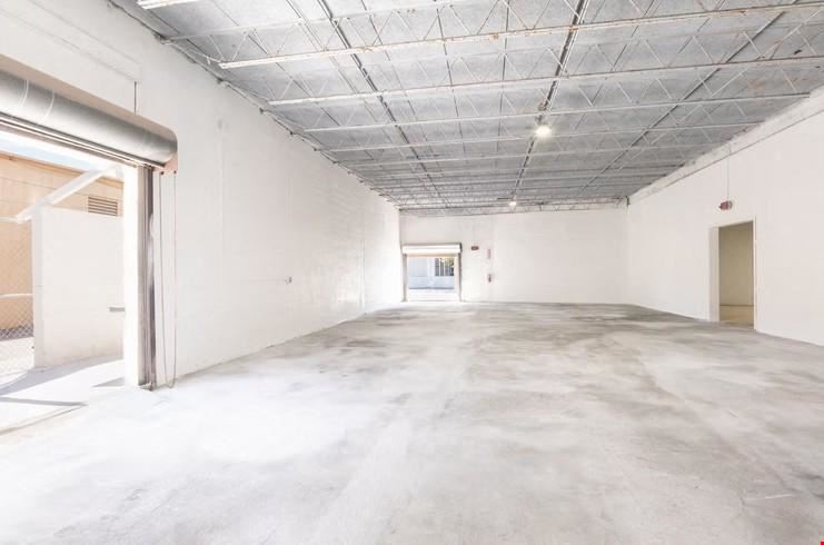 Freestanding Office/Warehouse Building