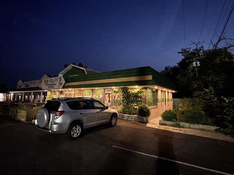 Restaurant Building - Manchester CT