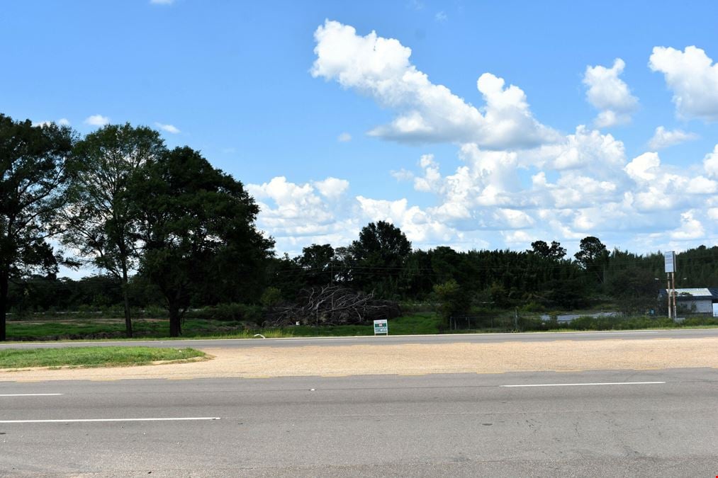 3151 Northern Blvd. - 4.75 acre Commercial lot Zoned M-1