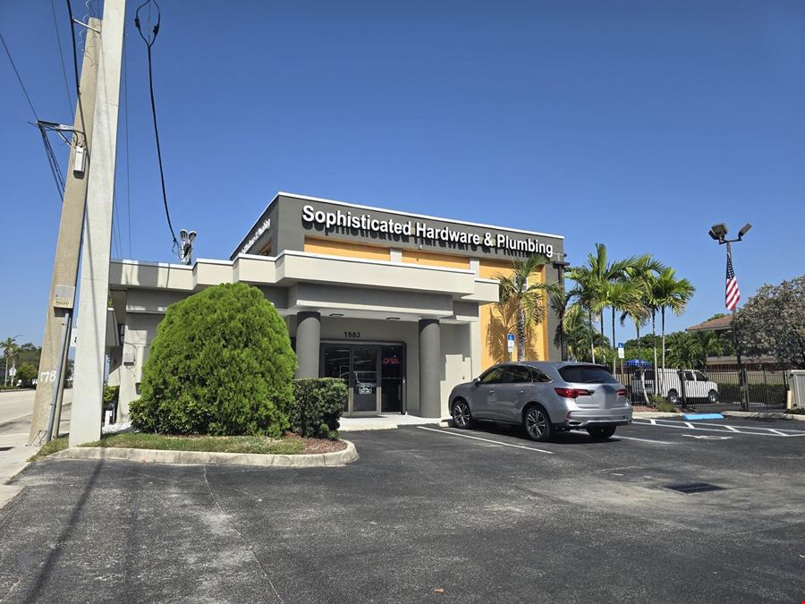 Freestanding Retail / Showroom Bldg
