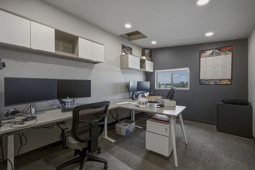 2213 Henderson Loop