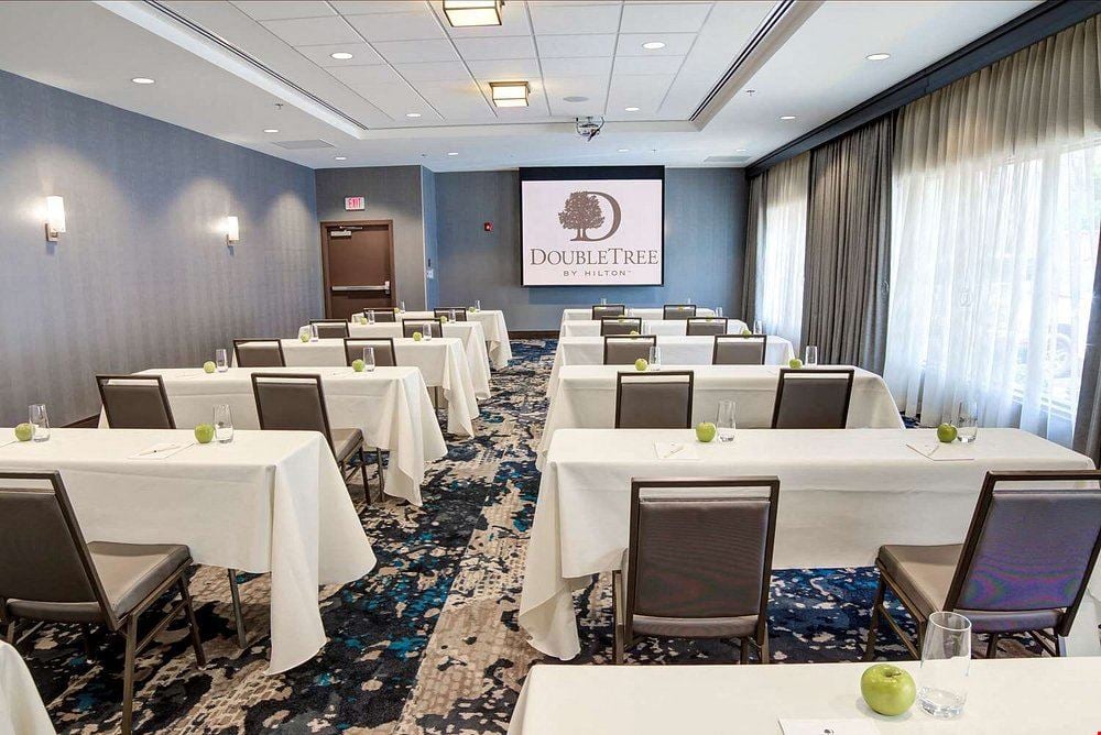 DoubleTree by Hilton Harrisonburg