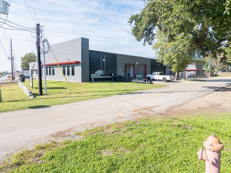 40190 Highway 290 Business - Waller Business Plaza