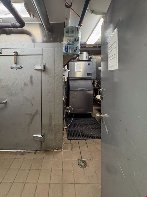 1,000 SF | 131 1st Avenue | 2nd Generation Turn-Key Restaurant for Lease with QSR Opportunity