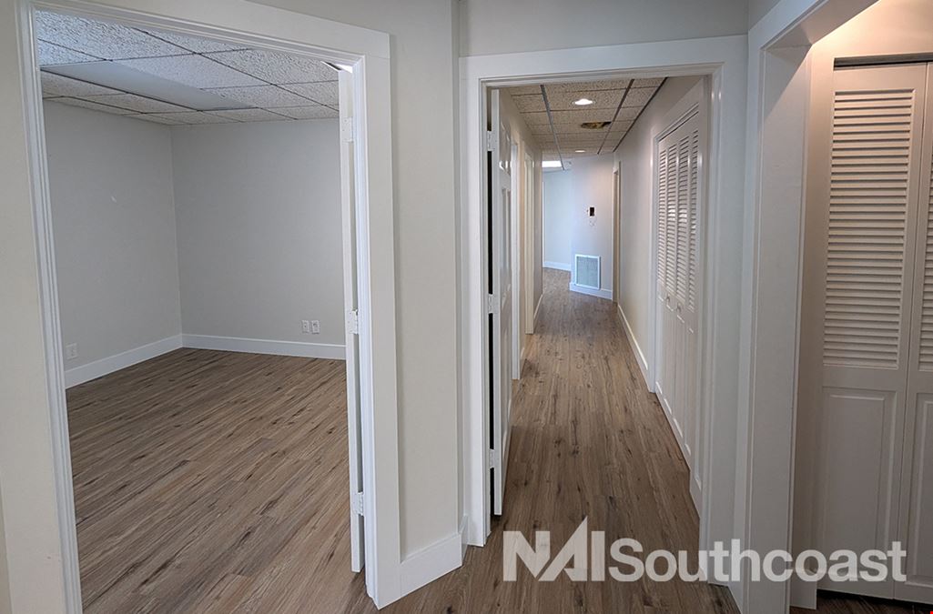 ±1,253 SF - West Bridge Office