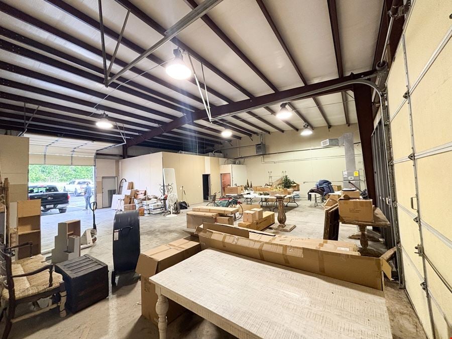 FOR LEASE: 2,500 SF Warehouse Space in Ozark