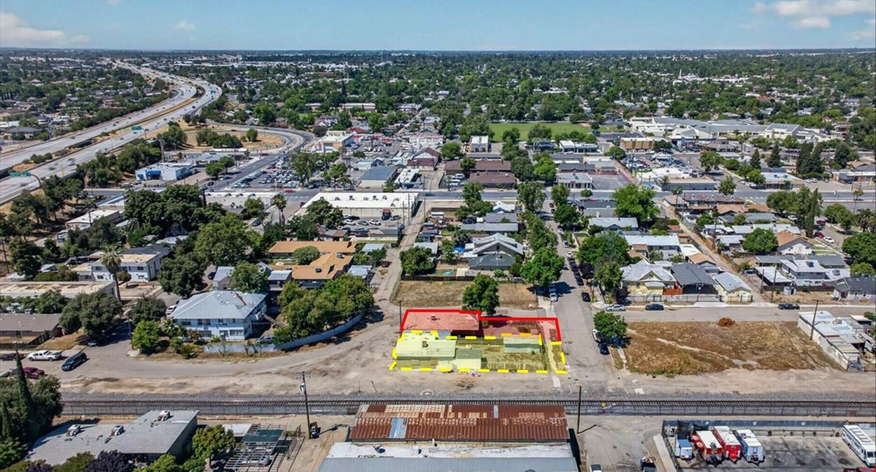 Prime Location Office/Warehouse in Downtown Fresno