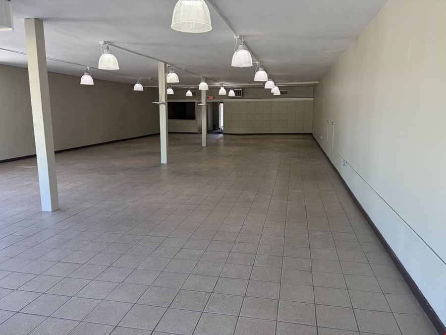 Eastpointe - Single-Tenant Retail/Office Building