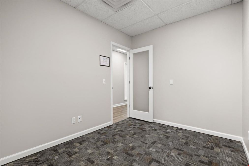 2 Executive Suites 