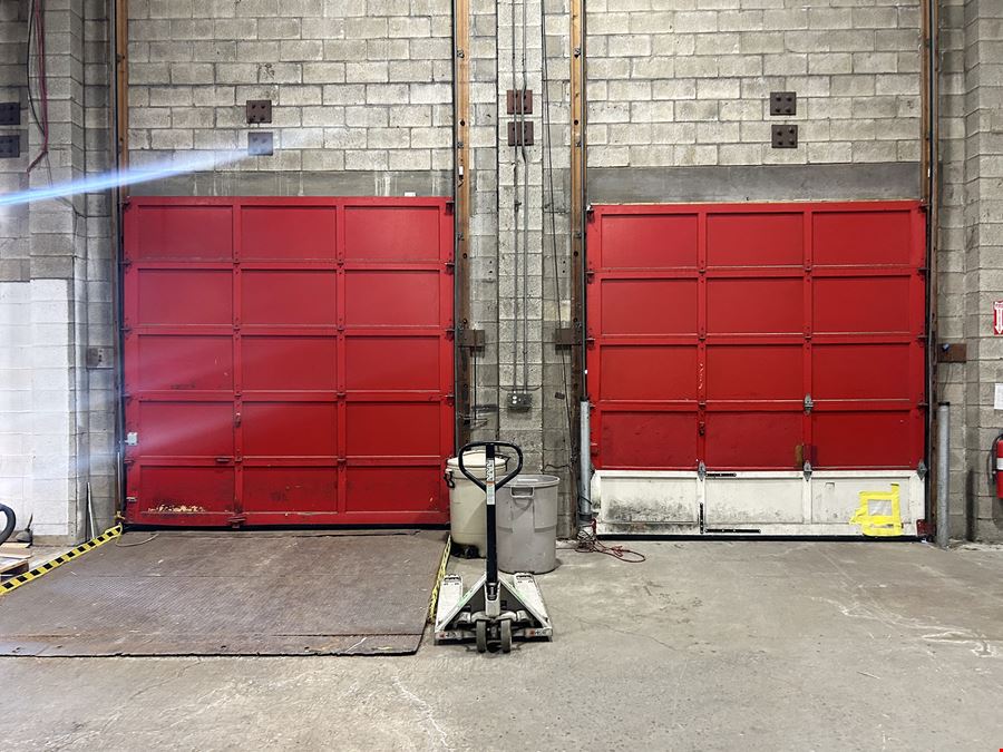 20,000 SF Distribution Warehouse Space
