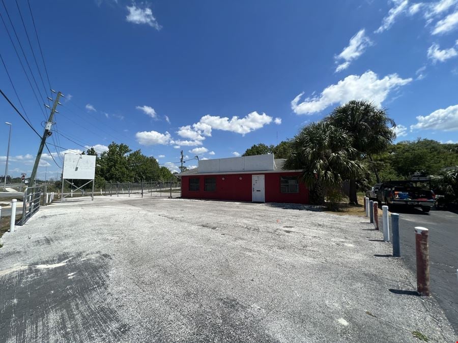 Priced to Sell - Retail & Auto Related Building on Corner Lot