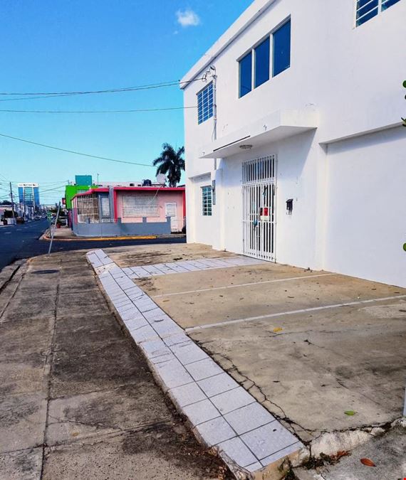 Esquina Cesar Gonzalez