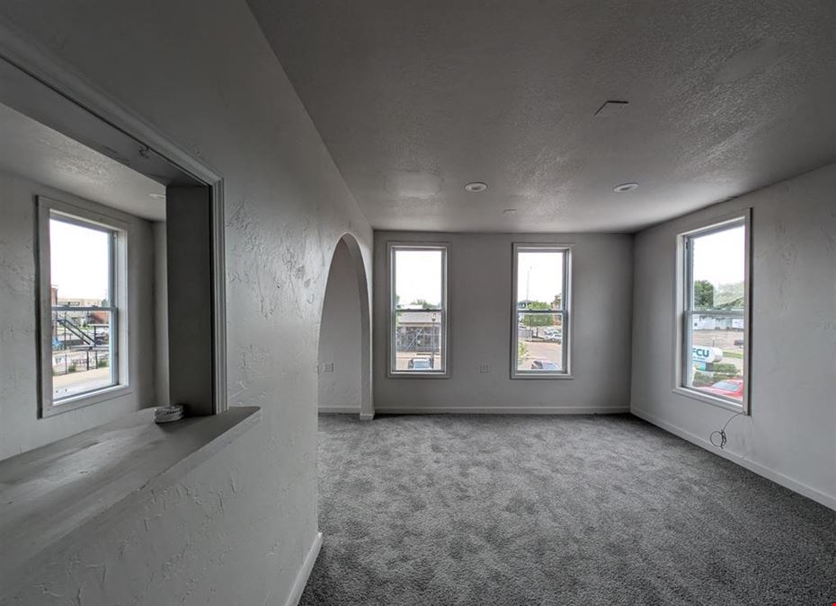 154 E Elm
