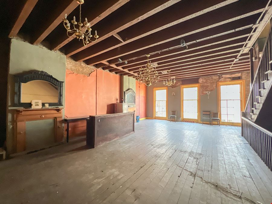 Turnkey Bar in the Heart of the French Quarter - Sale/Lease