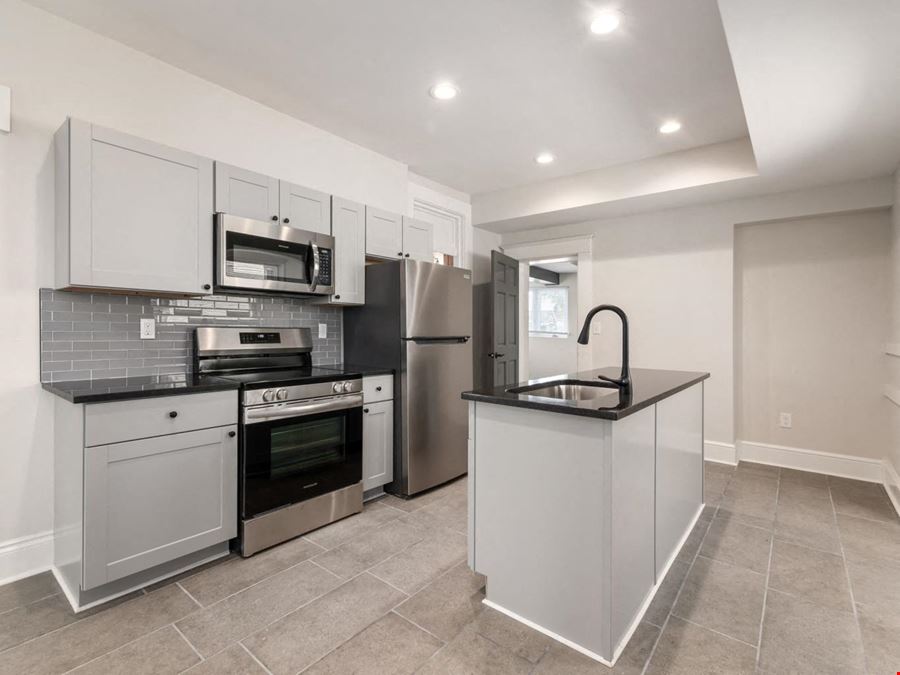 1029-1031 E Livingston Ave