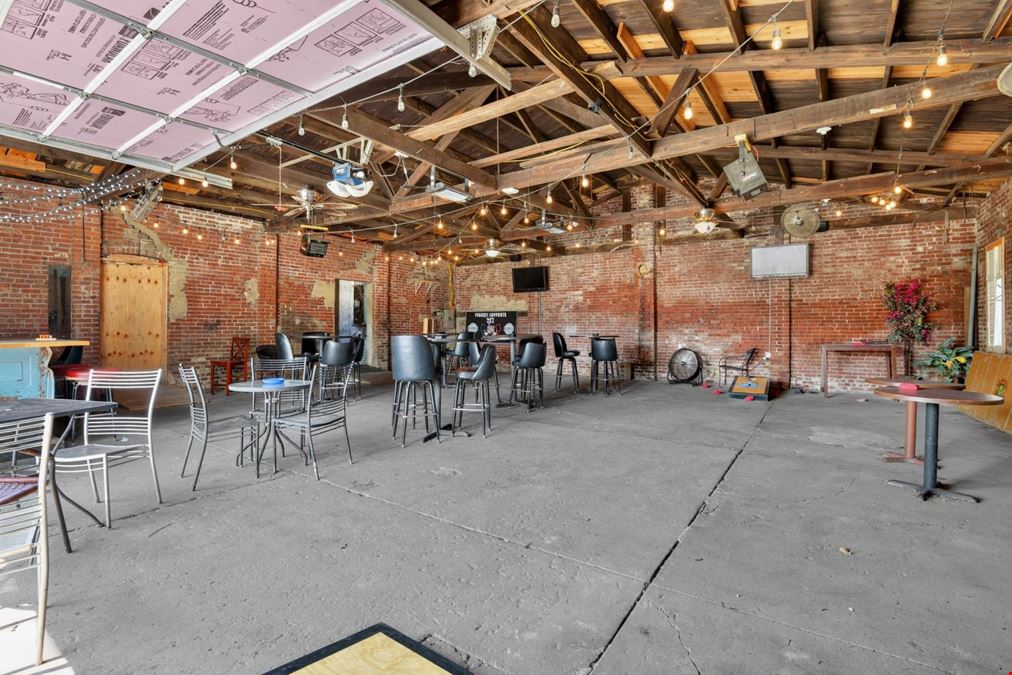 Benderz - 400 Washington St, Auburn IL  62615